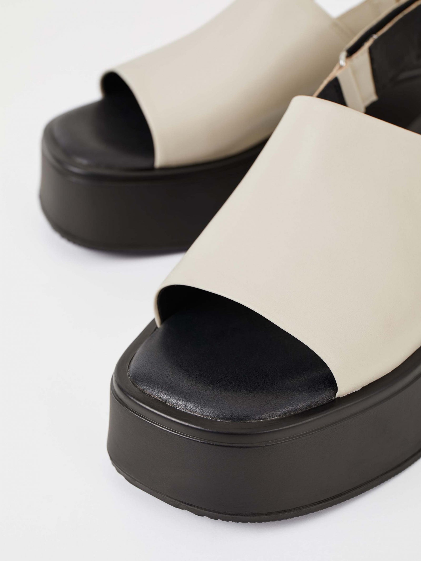 COURTNEY SANDALS
