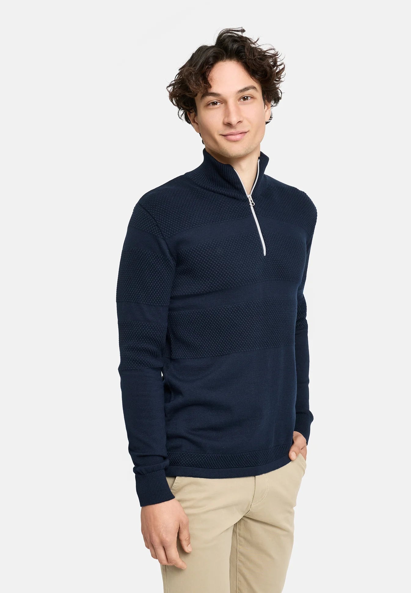 HANNES HALF ZIP