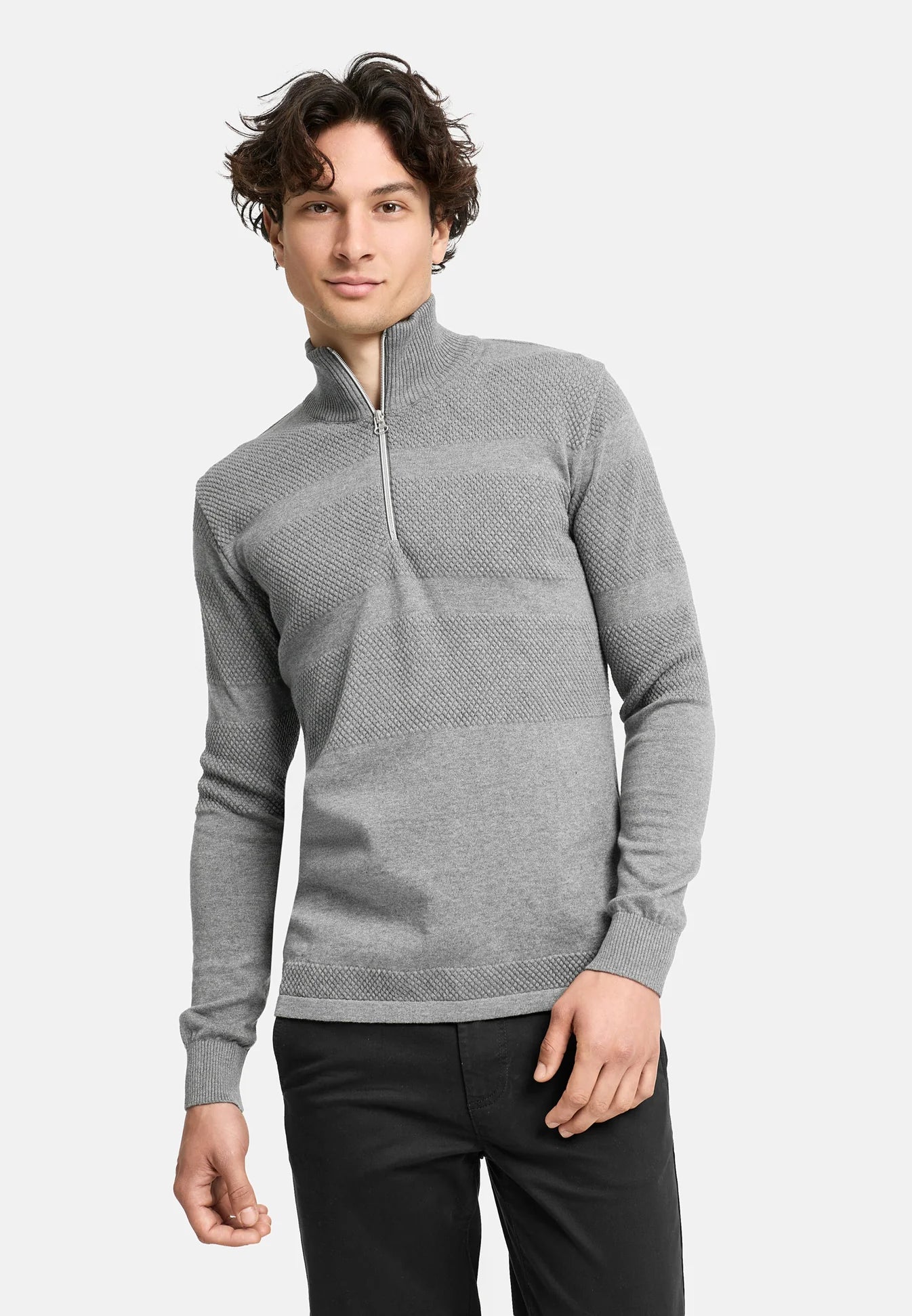 HANNES HALF ZIP