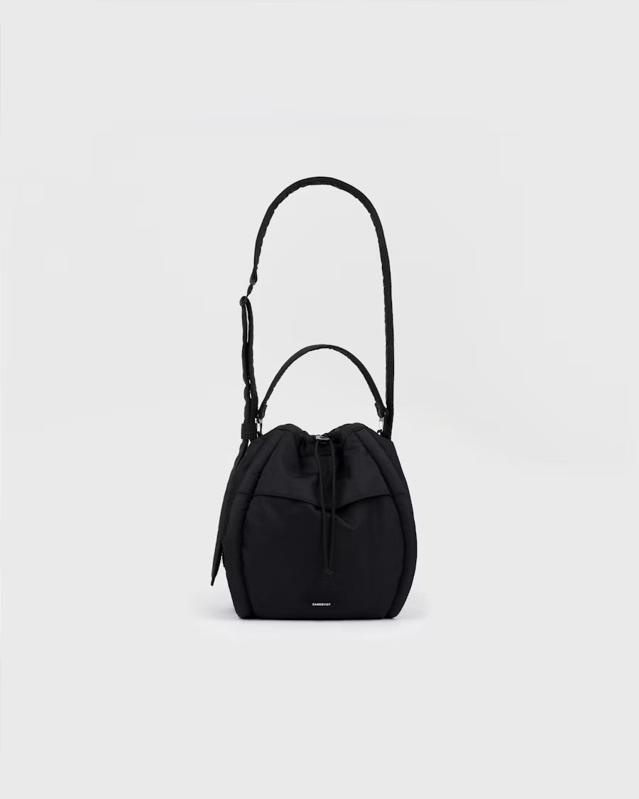 CURVE BUCKET BAG