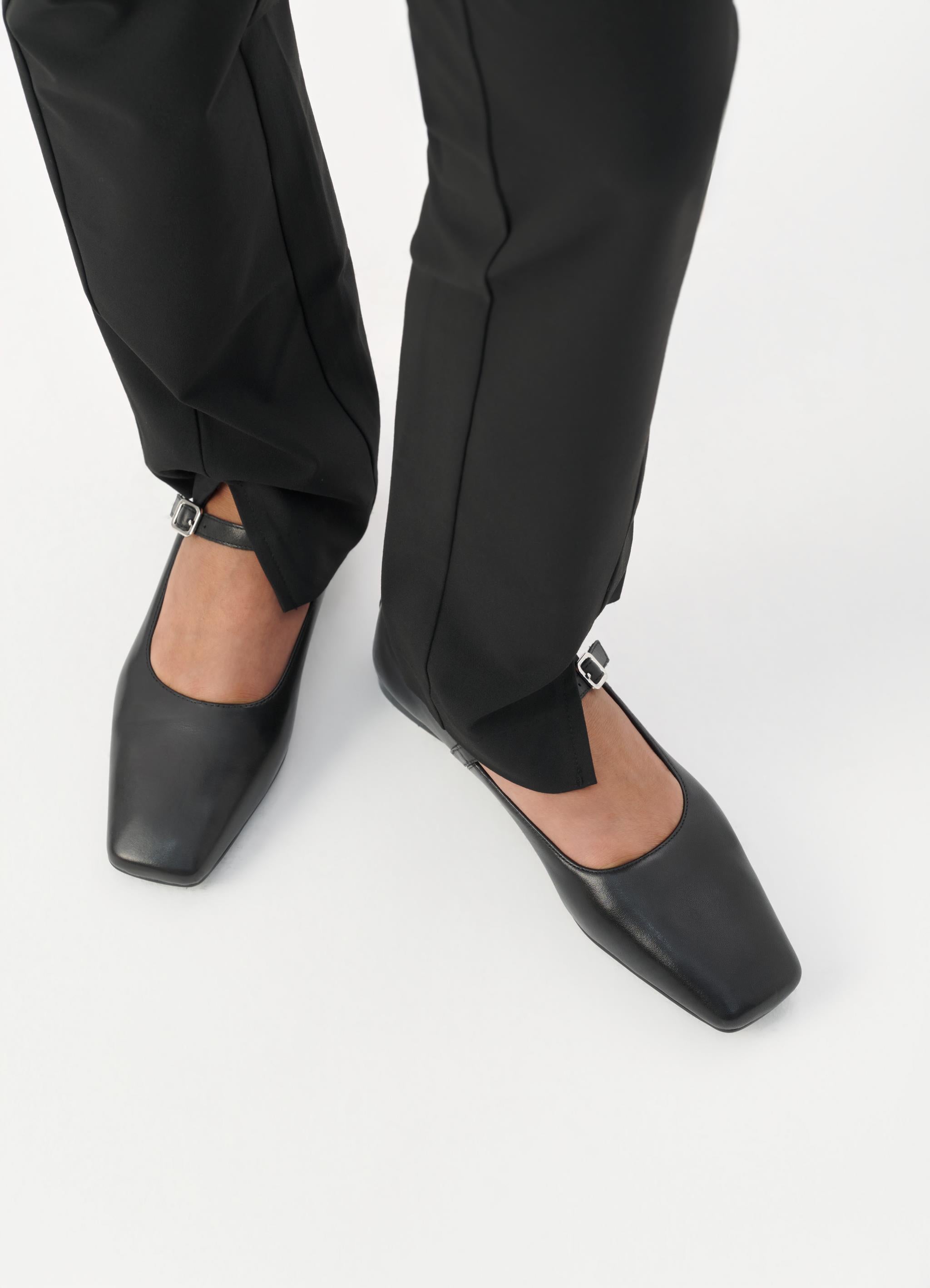 Delia Ballet Flats - Black Leather