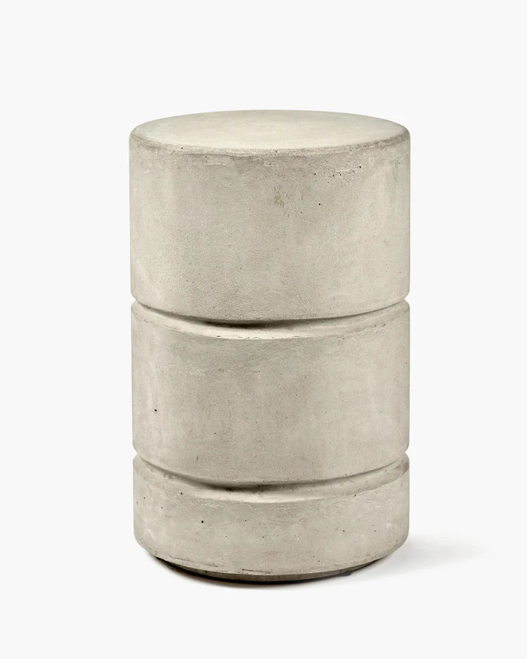 ROUND CONCRETE STOOL PAWN