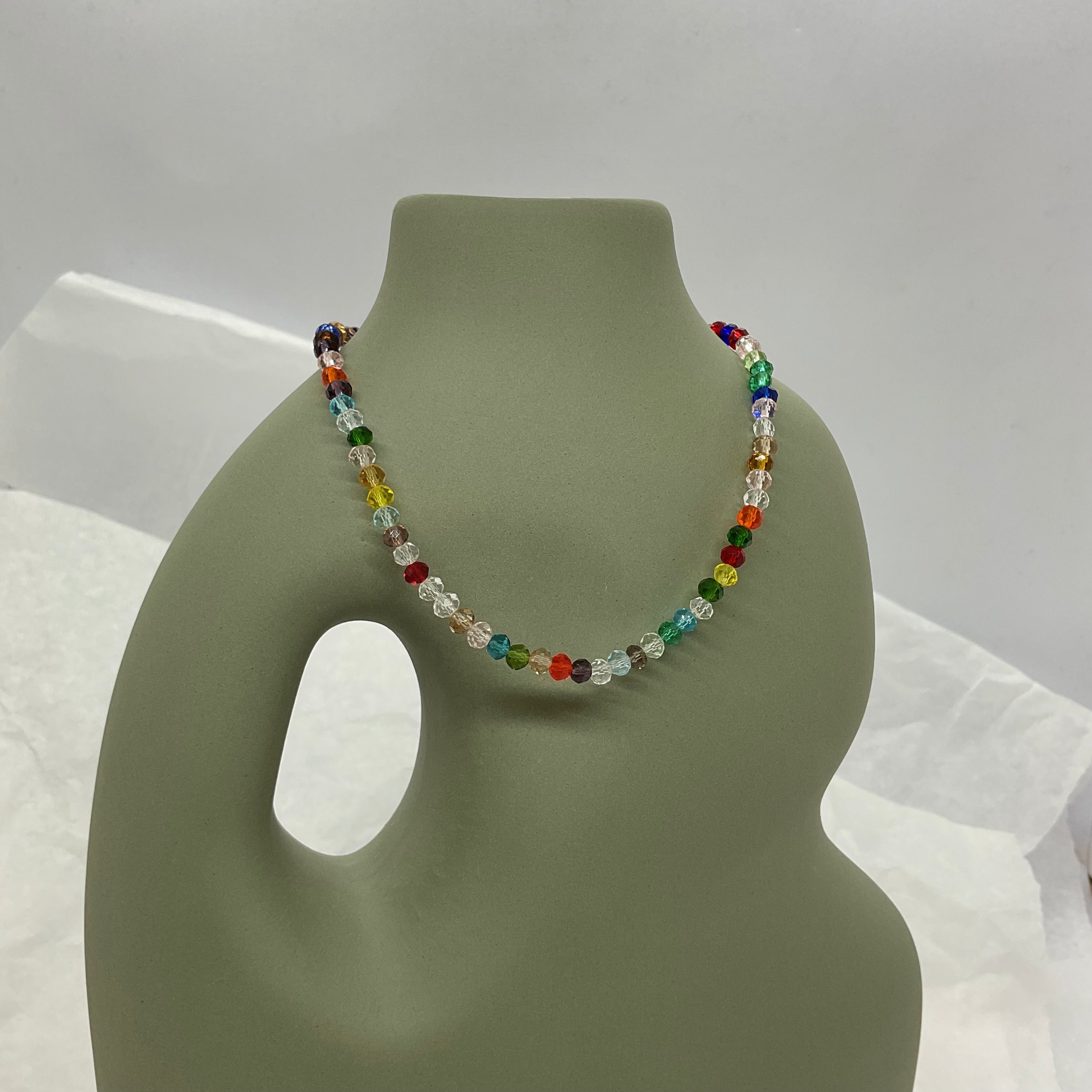 COLOURFUL PEARLS NECKLACE