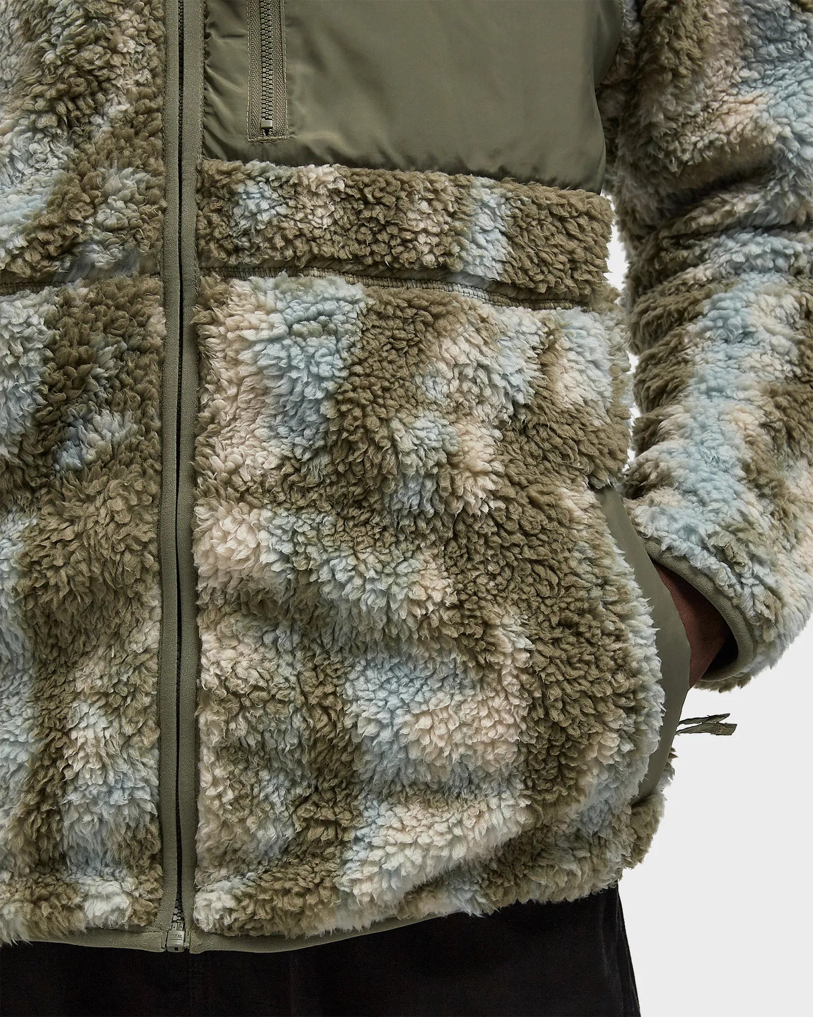WINTER PASS™ REVERSIBLE FLEECE